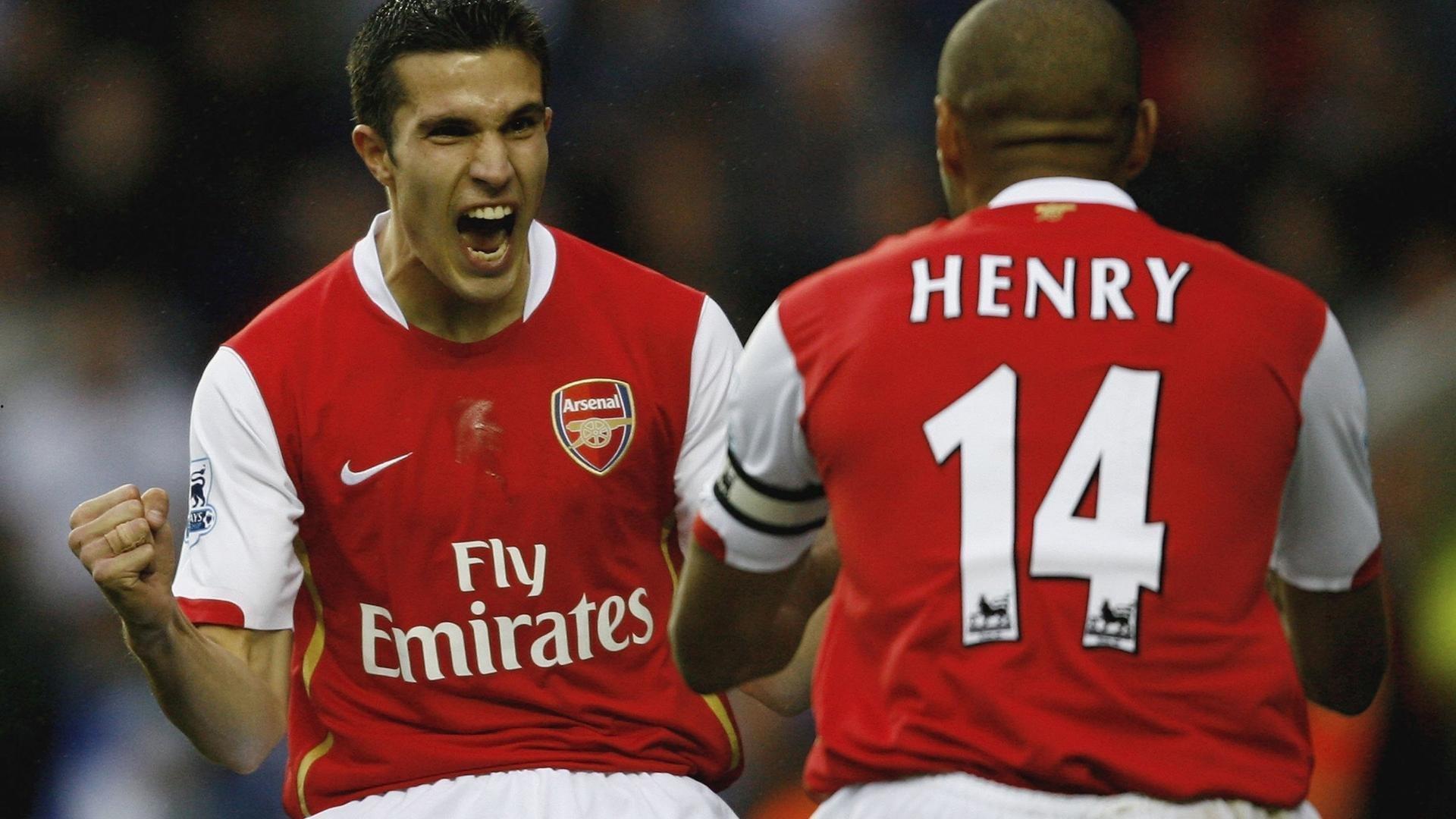 曼联夏季转会策略转向，多特蒙德内部激辩桑乔回归前景